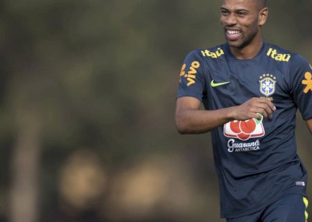 Renan Lodi é convocado para amistosos da seleção brasileira