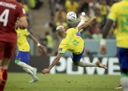 Richarlison decide e Brasil inicia Copa com vitória sobre a Sérvia