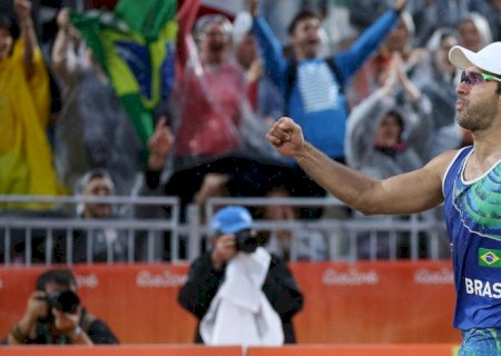Vôlei de Praia: campeão olímpico Bruno Schmidt anuncia aposentadoria