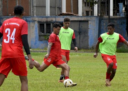 Entre a bola e enxada, jovens veem no Estadual de MS a chance de crescer no futebol