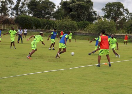 Dourados AC intensifica treinos para estreia no Campeonato Estadual