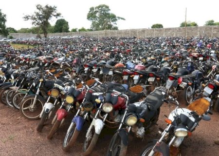 Detran vai leiloar motocicletas e sucatas aproveitáveis