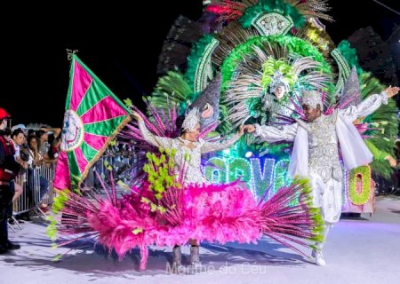 Desfile das escolas de samba de Campo Grande reúne oito agremiações