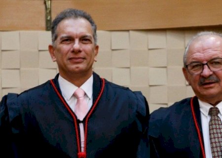 TRE-MS empossa novos membros substitutos na classe de desembargador