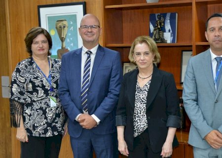 Conflitos fundiários são debatidos entre presidente do TRF3 e procurador-chefe da AGU em MS