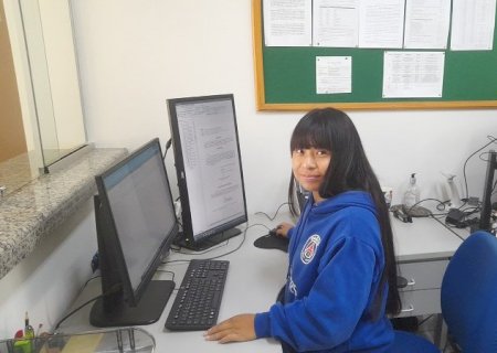 Jovem de etnia Guarani-Kaiowá é a primeira estudante indígena de ensino médio a estagiar no MPMS