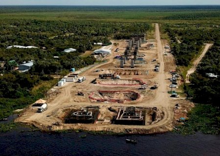 Governo vistoria obras da ponte sobre o Rio Paraguai para fortalecer a Rota Bioceânica