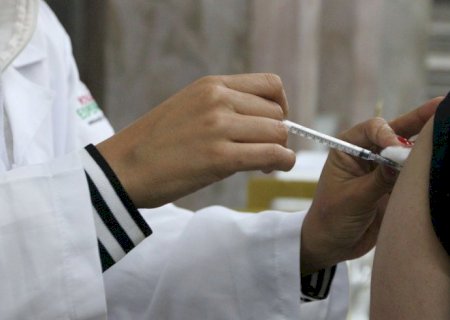 Casos de covid-19 aumentam 80% no mundo; mortes têm queda de 57%