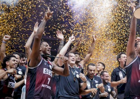 Com cesta salvadora, Franca é campeão intercontinental de basquete