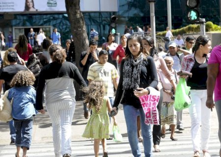 Taxa de desemprego cai para 7,8% em agosto, revela IBGE