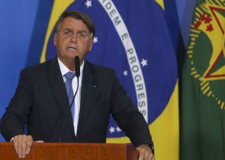 Bolsonaro passa por tratamento de refluxo e cirurgia de septo em SP