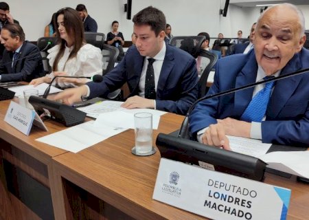 ALEMS aprova auxílio de R$ 900 a cuidador de pessoa com deficiência