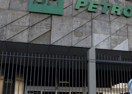 Petrobras reduz preço da gasolina e aumenta o do diesel