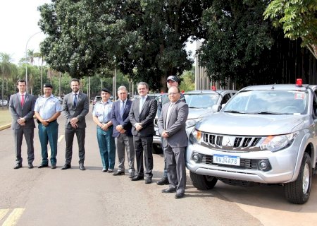 MPMS faz entrega de seis caminhonetes doadas à Polícia Militar