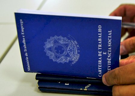 Brasil gera mais de 190 mil postos com carteira assinada em outubro