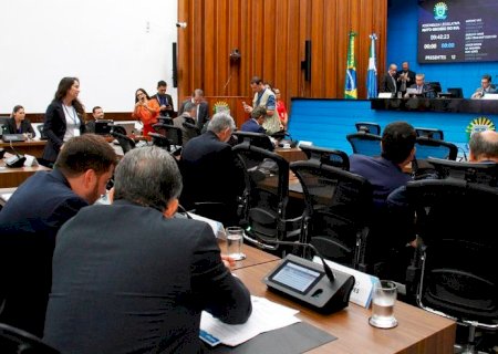 Executivo encaminha alterações no estatuto dos servidores e quadro para UEMS