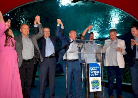 Deputados celebram o ato de sanção da Lei do Pantanal