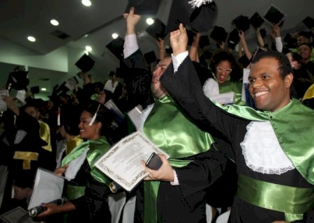 UEMS completa 30 anos presente em 30 cidades de MS e com mais de 20 mil diplomados