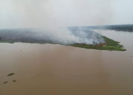 Com reforço de aeronaves e bombeiros, MS amplia atuação para controlar incêndio no Pantanal em MS