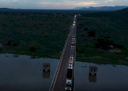 Mesmo sob reparos, ponte sobre o rio Paraguai segue aberta para veículos