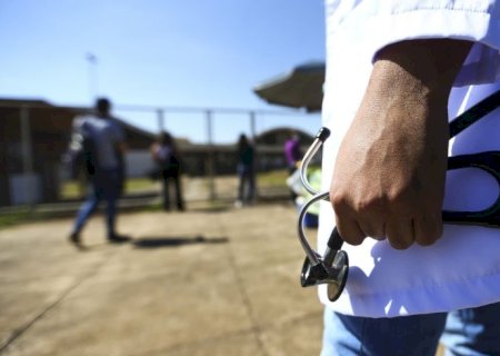MEC notifica universidades que têm cursos de medicina sem autorização