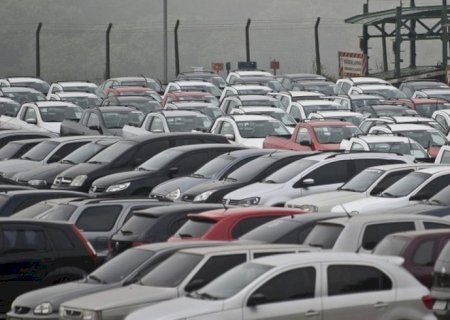 Vendas financiadas de veículos crescem 30,7% no país em fevereiro