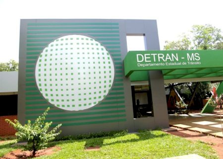 Detran-MS notifica 216 mil proprietários com débitos de licenciamento veicular em atraso