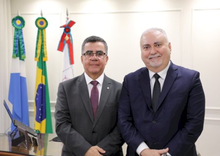 Tribunal de Justiça empossa o juiz Waldir Marques no cargo de desembargador