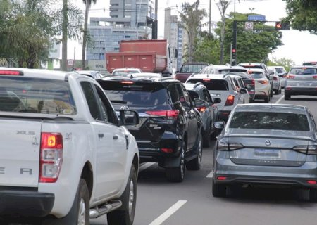 Veículos com placa final 1 e 2 devem se regularizar licenciamento em abril
