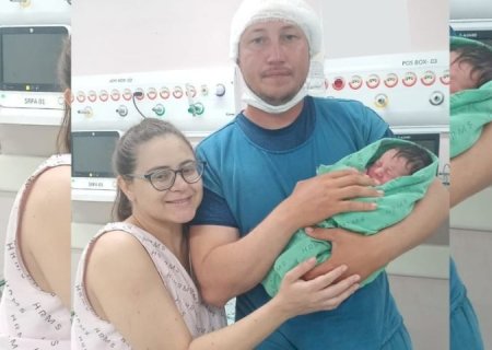 No Dia das Mães, Heitor chegou realizando o sonho de Camila de ser mãe