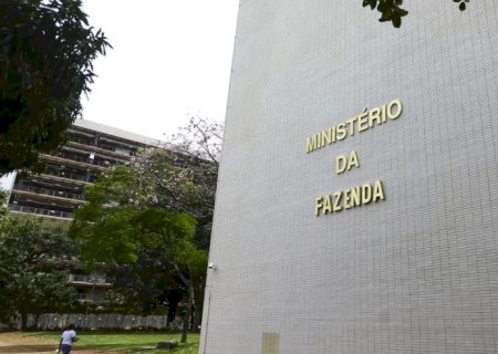 Fazenda aumenta para 2,5% estimativa de crescimento do PIB em 2024