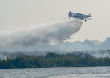 Por terra, rio e ar: Governo de MS mobiliza várias frentes no Pantanal em ações contra o fogo