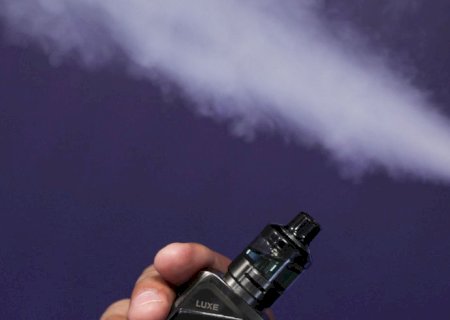 Comissão adia votação de projeto que regulamenta cigarros eletrônicos
