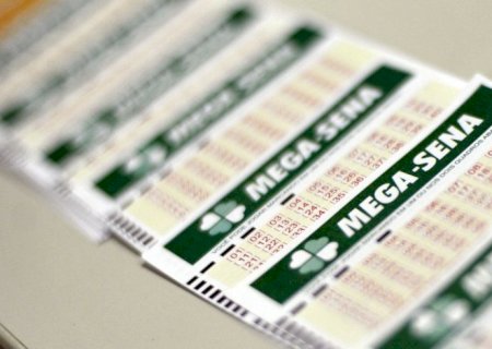 Três apostas acertam as seis dezenas da Mega-Sena