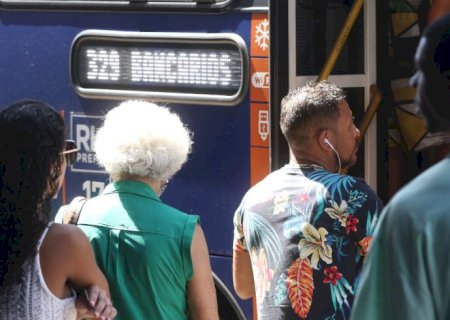 População brasileira começará a diminuir em 2042, diz IBGE