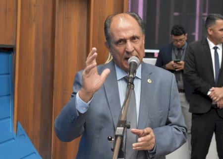 Zé Teixeira trabalha para concluir obras inacabadas em Jardim