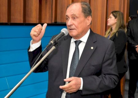 Zé Teixeira atende demandas de Paranhos e Itaporã