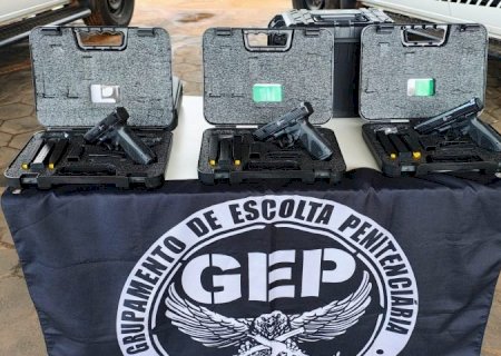 Com investimento de R$ 2,45 milhões, policiais penais recebem novos armamentos em MS