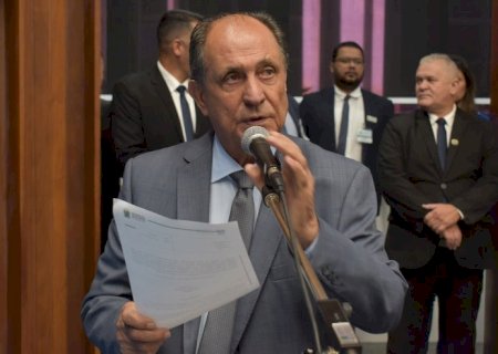 Zé Teixeira homenageia jovens atletas do hipismo e atletismo
