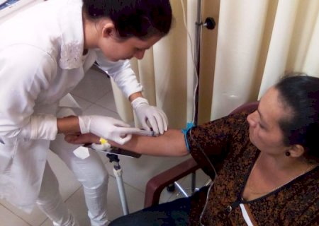 Saúde reforça a importância das salas de hidratação no manejo clínico da dengue em MS