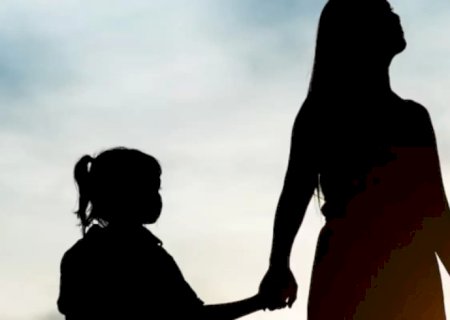 Mães solo enfrentam barreiras na garantia de direitos aos filhos