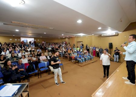 Em solenidade de pagamento de emendas, prefeito alerta para dificuldades financeiras