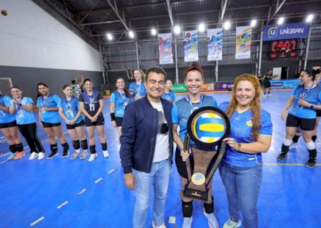 Prefeitura premia os campeões do voleibol nos Jogos Abertos de Dourados