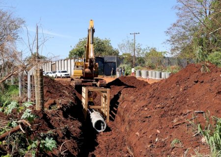 Prefeitura inicia obras de drenagem e asfalto no Jardim Laranja Doce