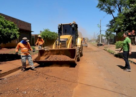 Prefeitura intensifica tapa-buracos no Jardim Guanabara e trabalhos avançam nos bairros