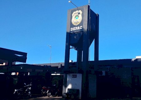Confusão em "boca de fumo" termina com 3 pessoas presas pela PM em Dourados