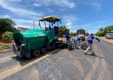 Pavimentação é retomada na Vila Planalto e obras avançam no bairro Aprazível em Caarapó