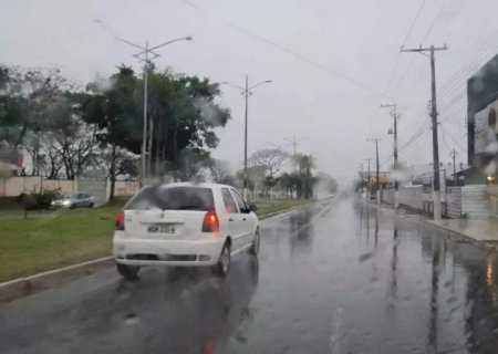 Frente fria avança sobre MS e provoca chuva e possibilidade de tempestade