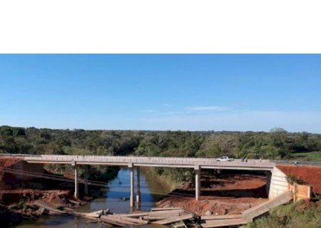 Zé Teixeira cobra retirada de entulhos da antiga ponte sobre Rio Santo Antônio