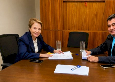 Prefeito leva à senadora pedidos para obras de recapeamento e custeio da saúde